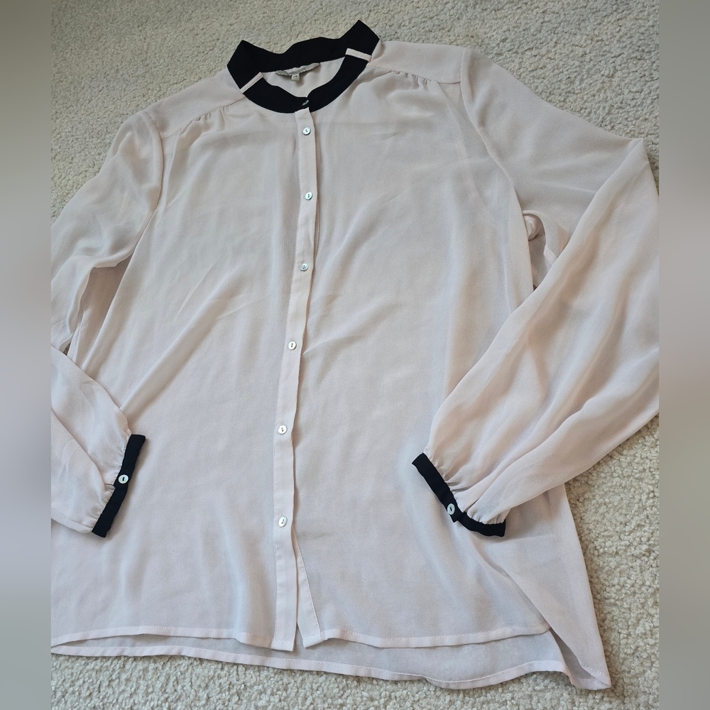 RW&CO. Pale Pink Button-Down Blouse with Black Trim